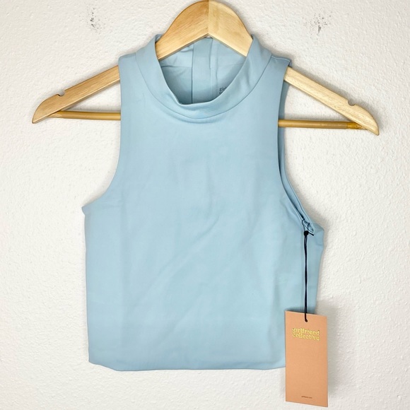 Girlfriend Collective Freddie Crop In Sky NWT - Picture 3 of 7